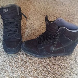 Nike wedge tennis shoes